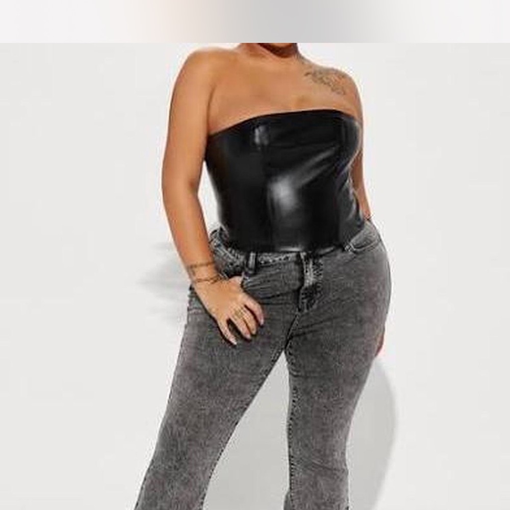 Fashion Nova Black Strapless Bodysuit